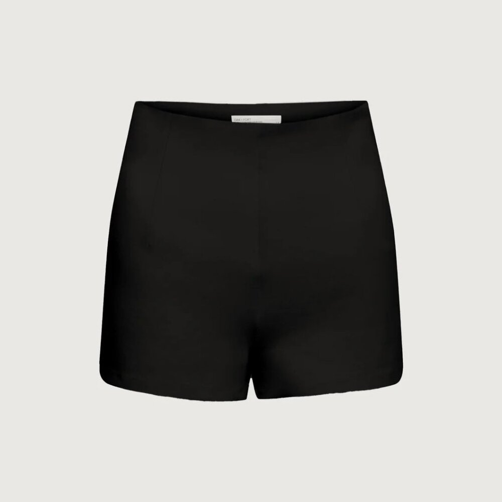 NWT OAK + FORT HIGH RISE FITTED SHORT
